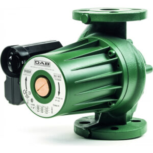 DAB BPH 120/250.40 T Dövriyyə Nasosu İtaliyanın dünyaca məşhur brendi olan DAB Pumps tərəfindən istehsal edilən BPH 120/250.40 T modeli, sənaye və mülki obyektlərdə maye dövranını təmin etmək üçün nəzərdə tutulmuş güclü və dözümlü bir həlldir. Bu nasos, xüsusilə mərkəzi isitmə sistemlərində, kondisioner (HVAC) dövrələrində və sənaye su təchizatı xətlərində yüksək səmərəlilik nümayiş etdirir.DAB KVC SERİYASI NASOSLAR DAB BPH seriyası "yaş rotor" texnologiyası sayəsində olduqca səssiz işləyir. Mühərrikin soyudulması və yağlanması birbaşa sistemdəki maye vasitəsilə həyata keçirildiyi üçün texniki qulluq ehtiyacı minimumdur. Nasosun gövdəsi yüksək keyfiyyətli çuqundan hazırlanmışdır ki, bu da korroziyaya və 10 bar-a qədər təzyiqə qarşı maksimum müqavimət təmin edir. Üçfazalı (T) mühərriki sayəsində enerji səmərəliliyini qoruyaraq fasiləsiz iş rejimini dəstəkləyir.https://www.dabpumps.com/sites/default/files/2016-03/BPH_BMH_DPH_DMH_TS_ENG.pdf Texniki Göstəricilər Parametr Göstərici Model DAB BPH 120/250.40 T Maksimum Təzyiq (Hmax) 12 metr Maksimum Məhsuldarlıq (Qmax) 27 m³/saat Qoşulma Ölçüsü (DN) 40 mm (Flanslı) Oxlararası Məsafə 250 mm Enerji Təchizatı 3x400 V (Üçfazalı) Maksimum İşçi Təzyiqi 10 bar Maye Temperaturu -10°C ilə +110°C arası Mühafizə Sinfi IP 44 İstifadə Sahələri Mərkəzi İsitmə: Çoxmərtəbəli binaların və qazanxanaların istilik dövriyyəsi. HVAC Sistemləri: Kondisioner və mərkəzi soyutma xətləri. Sənaye: İstehsalat proseslərində maye sirkulyasiyası. Günəş Kollektorları: Böyük həcmli alternativ enerji sistemləri. ❓ Necə əldə etmək olar? Bu dövriyyə nasosunu ən sərfəli şərtlərlə NetaGroup MMC vasitəsilə əldə edə bilərsiniz. Sifariş üçün bizimlə əlaqə saxlamaq kifayətdir — məhsul haqqında ətraflı məlumat, texniki məsləhət və çatdırılma xidməti təqdim olunur. Şirkətimiz həm topdan, həm də pərakəndə satış həyata keçirir. Bütün nasoslar orijinal qablaşdırmada və rəsmi zəmanət ilə təqdim edilir. 📞 Əlaqə və sifariş üçün: Şirkət: NetaGroup MMC Ünvan: Əhməd Rəcəbli 219, Bakı, Azərbaycan Telefon: +99451 390 15 63 Veb sayt: www.netagroup.az
